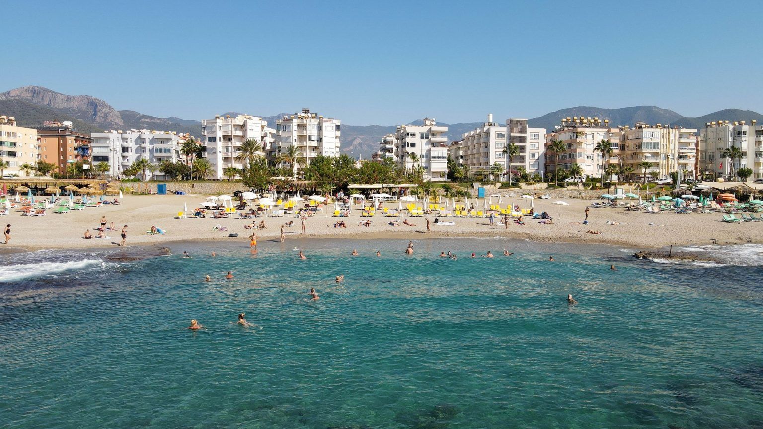 Доход от туризма на 190% больше, земля подорожала на 83%, строек не хватает.