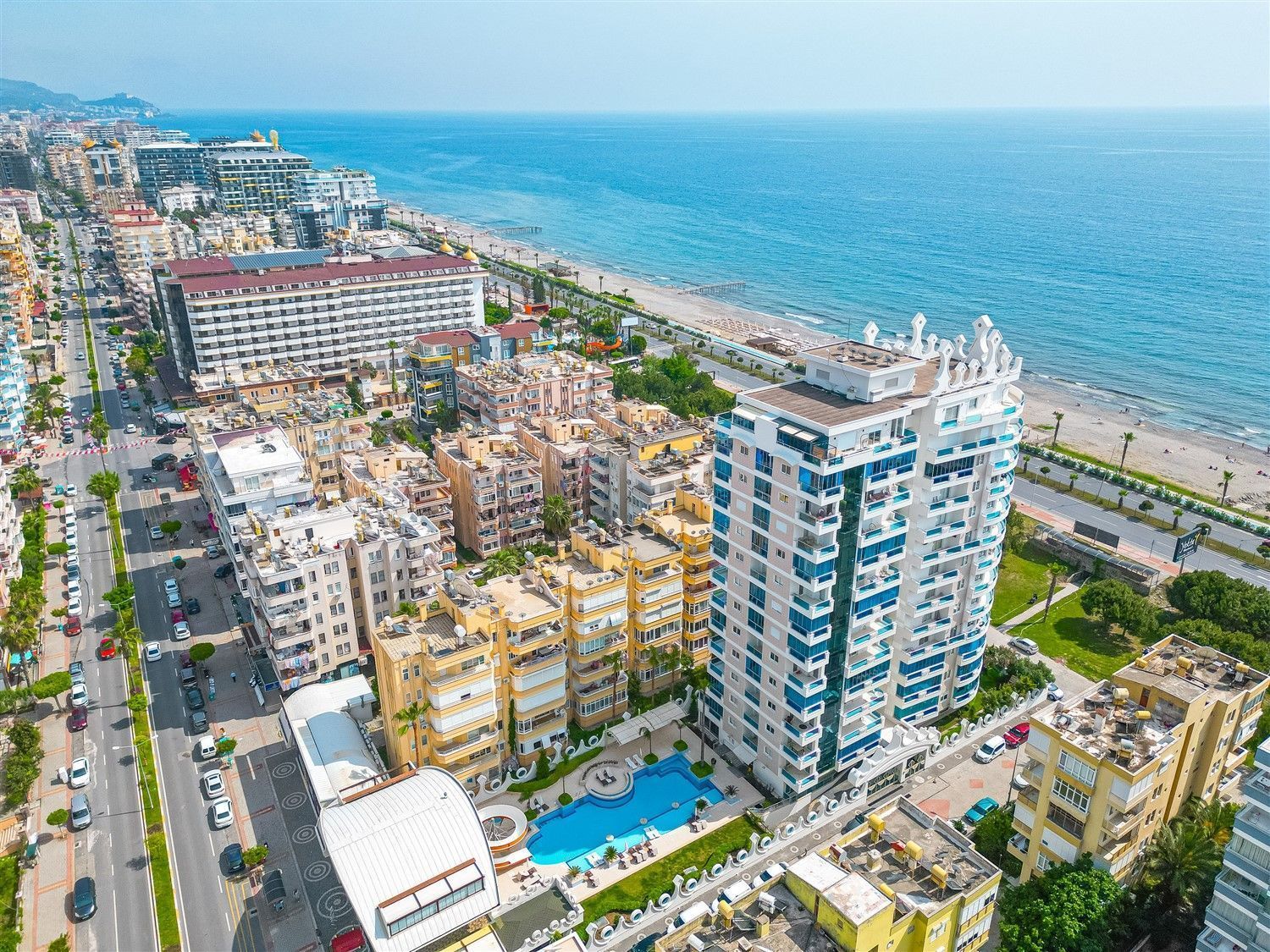 Зачем покупать квартиру на море, если есть отели, и много мест для отдыха