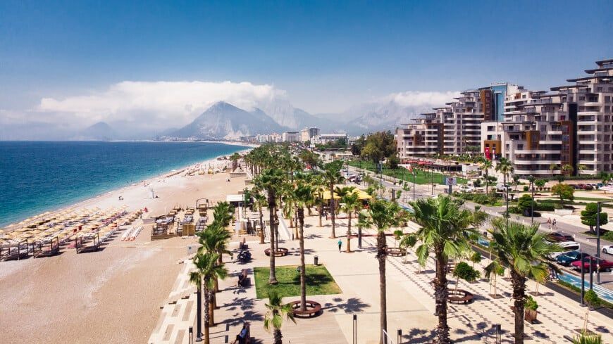 Жилые дома — 32%, криптовалюта — 1%. Как хранят деньги успешные